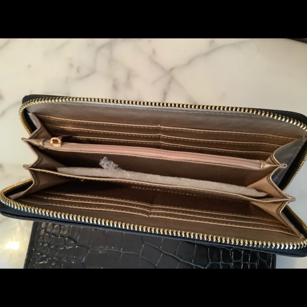 Anne Klein Hand wallet